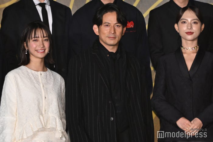 藤崎ゆみあ、岡田准一、清原果耶(C)モデルプレス