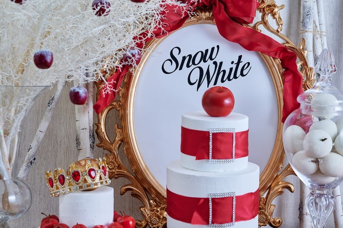 STRAWBERRY SNOW WHITE ~苺で目覚める白雪姫~/画像提供:ベストホスピタリティーネットワーク