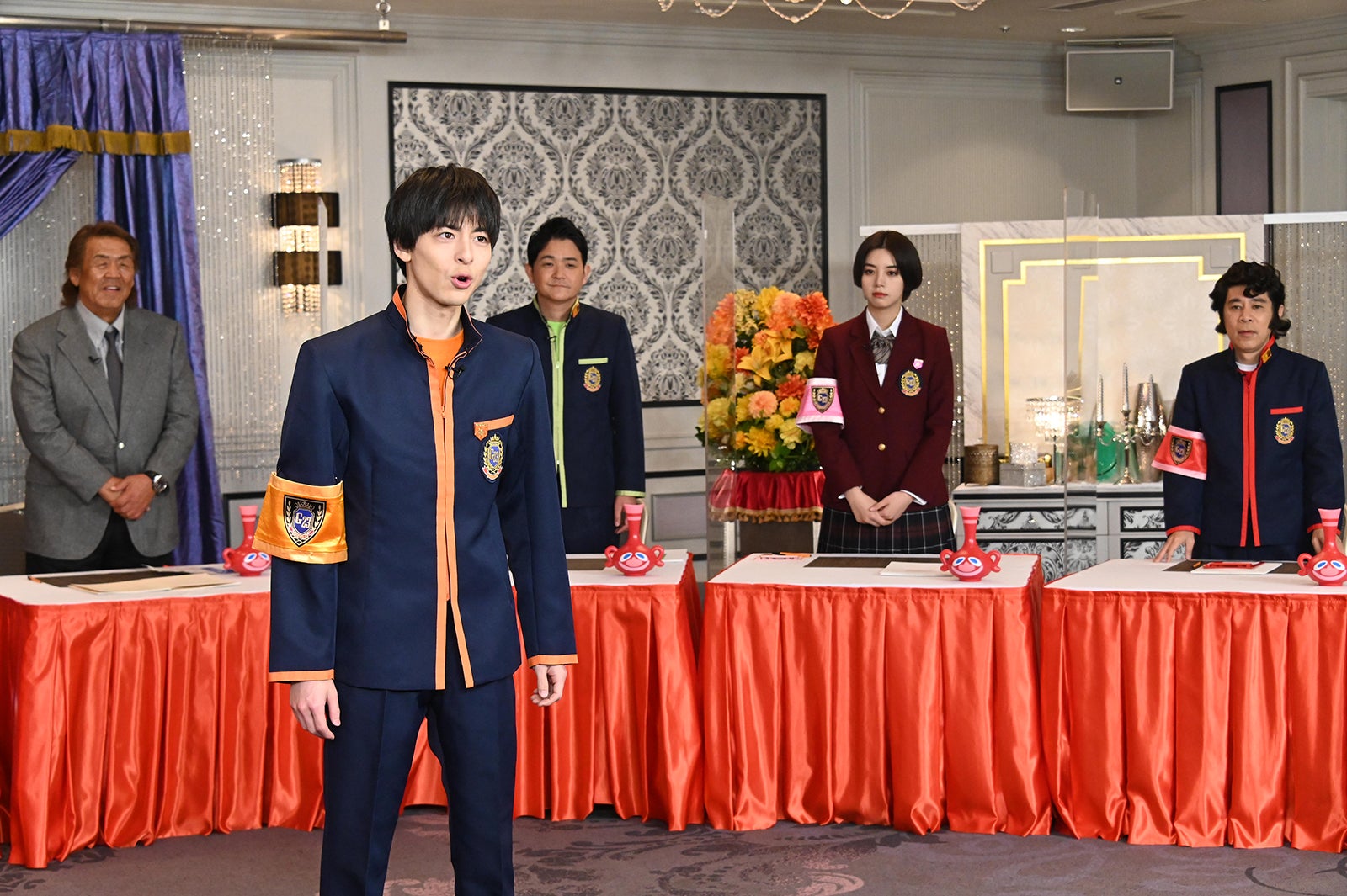 （左から）長州力、高杉真宙、ノブ、池田エライザ、岡村隆史 （C）日本テレビ