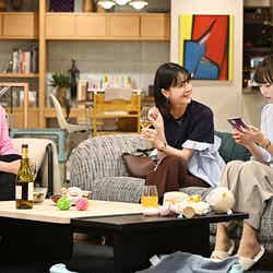 （左から）深田恭子、松本若菜、福原遥「１８／４０～ふたりなら夢も恋も～」第10話より（C）TBS