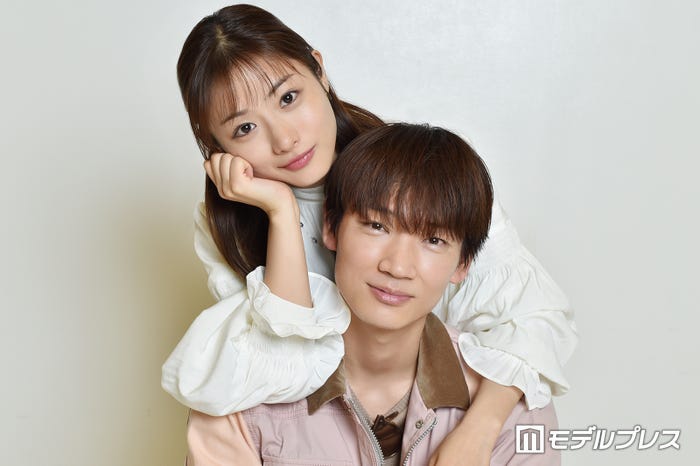石原さとみ、綾野剛(C)モデルプレス