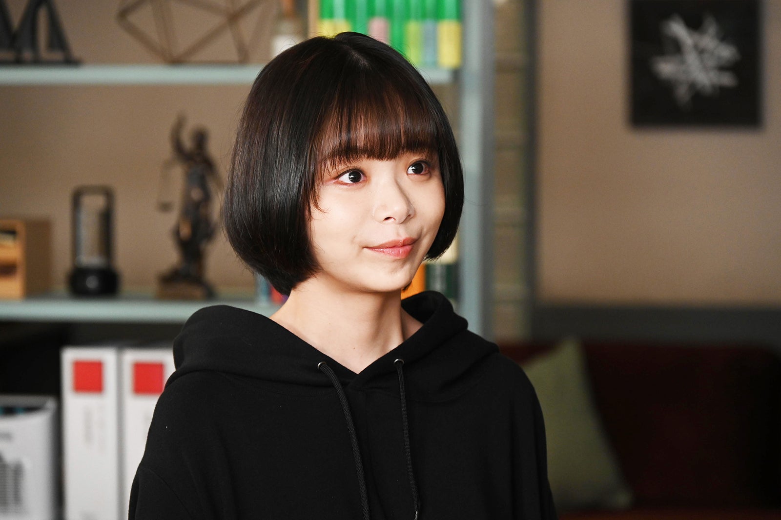 趣里（C）カンテレ