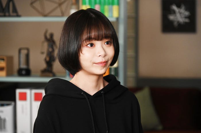 趣里(C)カンテレ