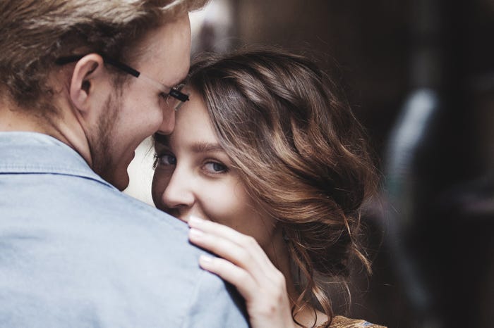 1回のボディタッチから彼との恋が始まるかも…!?(photo-by-Ulia-Koltyrina/Fotolia)