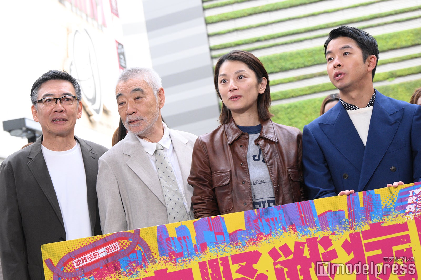 小池栄子・仲野太賀ら、新宿・歌舞伎町に降臨 “クドカン"脚本に太鼓判「面白さはピカイチ」【新宿野戦病院】