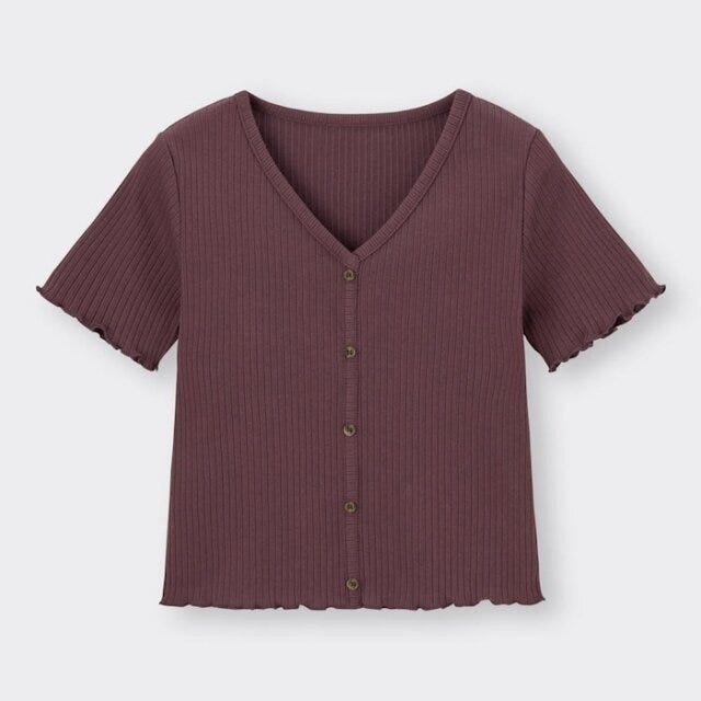 GU　着やせコーデ　体型カバー　フロントボタンミニT