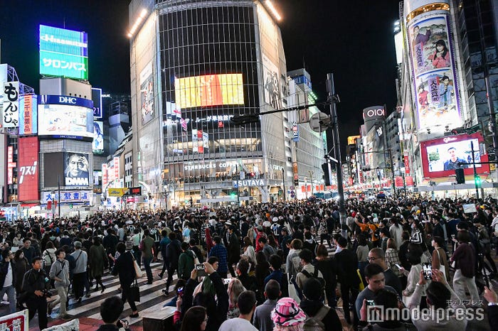 ハロウィンの渋谷の様子/2019年10月26日午後19時頃撮影 (C)モデルプレス
