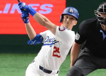 ドジャース エドマンが起死回生の逆転3ラン！大谷翔平もベンチで満面笑み 守備ではスーパープレー 本拠地が大歓声に
