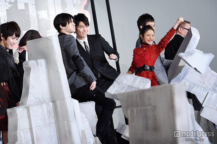 映画『進撃の巨人 ATTACK ON TITAN エンド オブ ザ ワールド』初日舞台挨拶