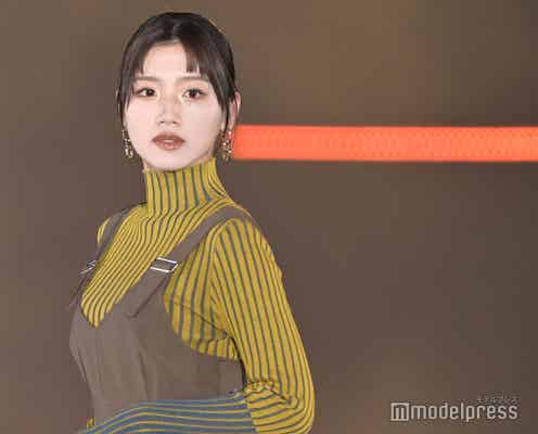 日向坂46佐々木美玲、秋メイク×センターパートで雰囲気ガラリ<GirlsAward 2023 A/W>