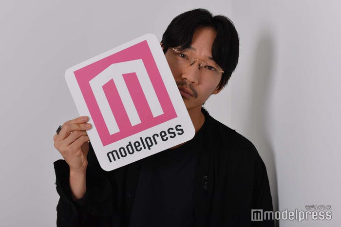 綾野剛(C)モデルプレス