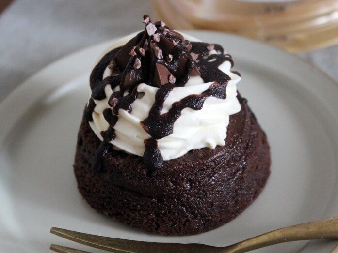 「生ガトーショコラ」よりも、中心部はウェットな口どけ