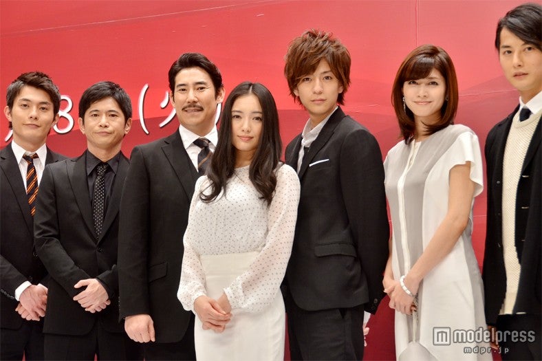 左から：庄野崎謙、萩原聖人、高嶋政伸、仲間由紀恵、三浦翔平、内田有紀、石黒英雄