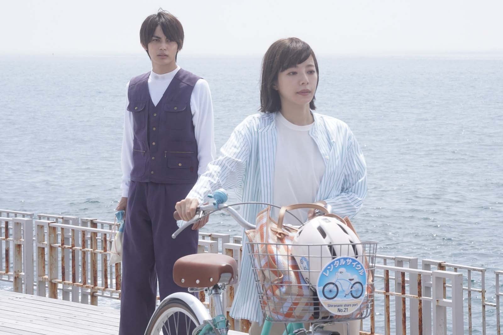 神尾楓珠、桜井ユキ「真夏のシンデレラ」第4話より（C）フジテレビ