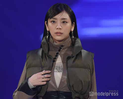 貴島明日香、ミニ丈で美脚披露 レザートップスでハードな雰囲気【札幌コレクション2024SS】