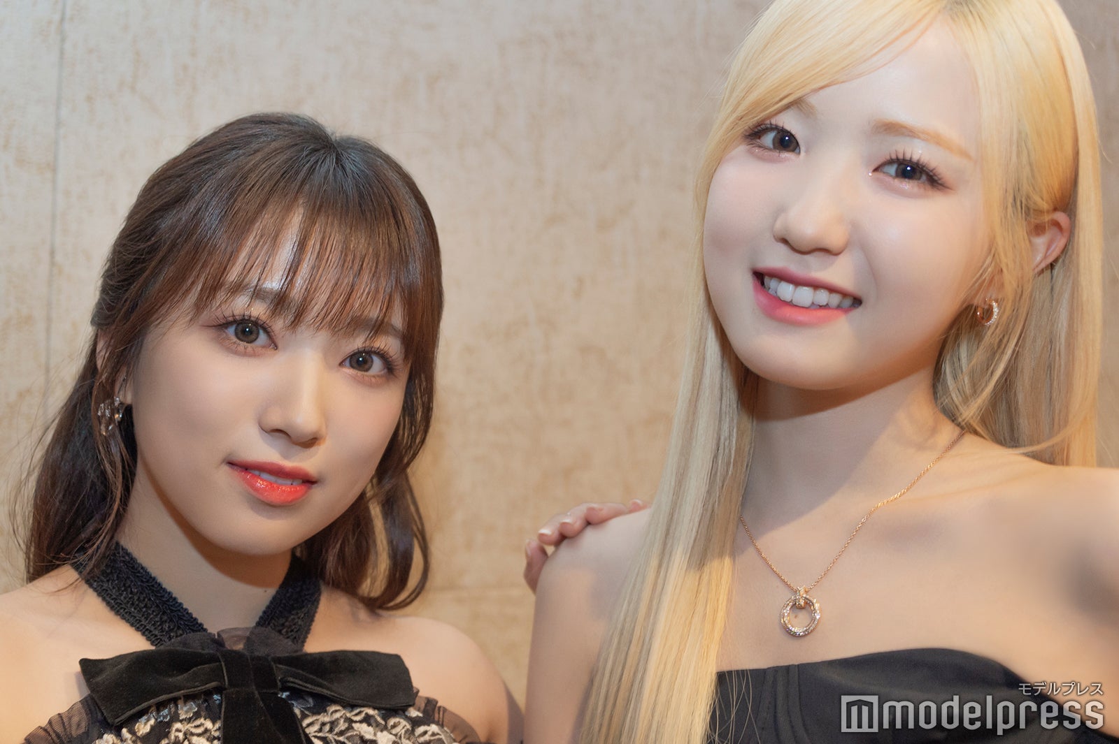 矢吹奈子、本田仁美（C）モデルプレス