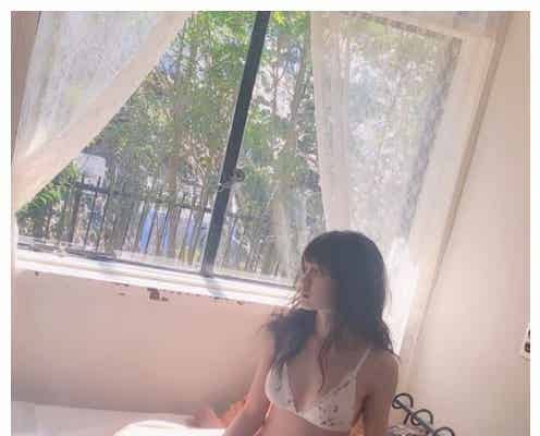 黒木ひかり、花柄ランジェリー姿で美ボディ披露「見惚れる」「天使降臨」