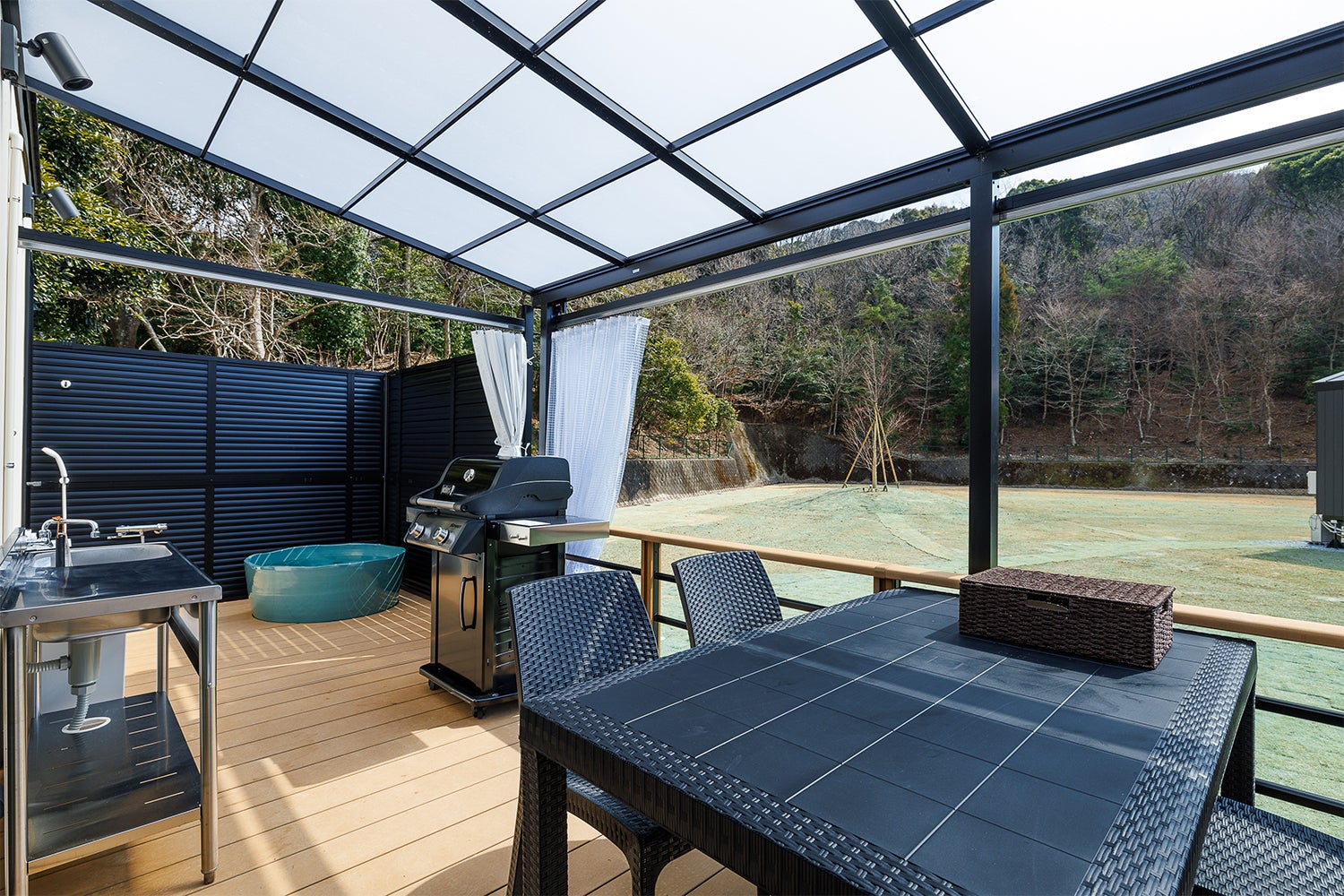 ラグジュアリー トレーラーズ 離宮 伊勢／画像提供：ブッキングリゾート