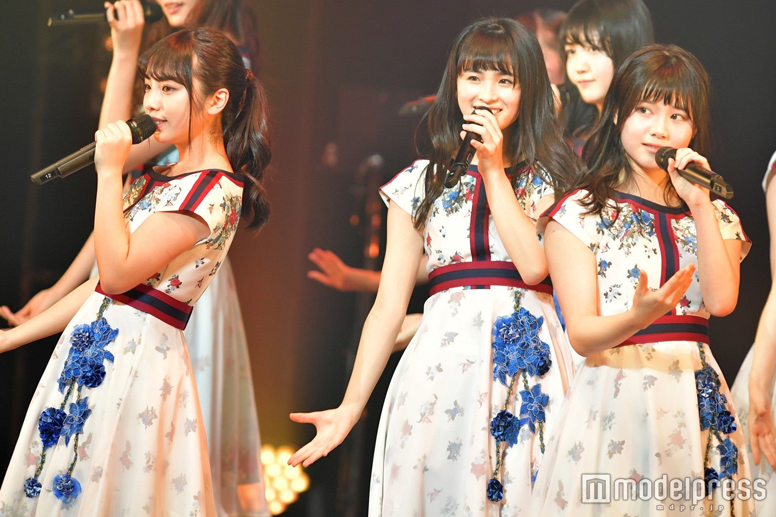 与田祐希、大園桃子、伊藤理々杏（C）モデルプレス