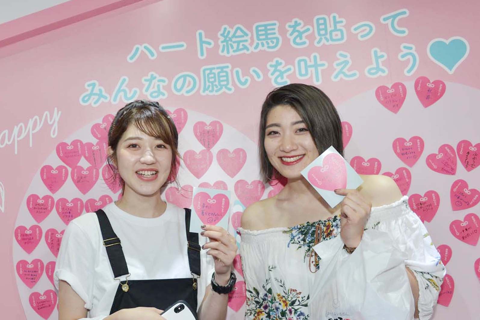 絵馬には叶えたい願い事を（C）モデルプレス