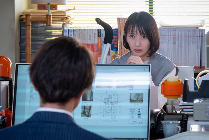 波瑠/「魔法のリノベ」第1話より(C)カンテレ