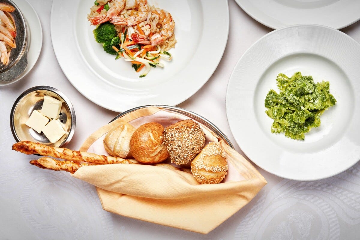 ダイヤモンド・プリンセスは、日本人向けにサービスをアレンジ。食事にも定評がある 提供:プリンセス・クルーズ