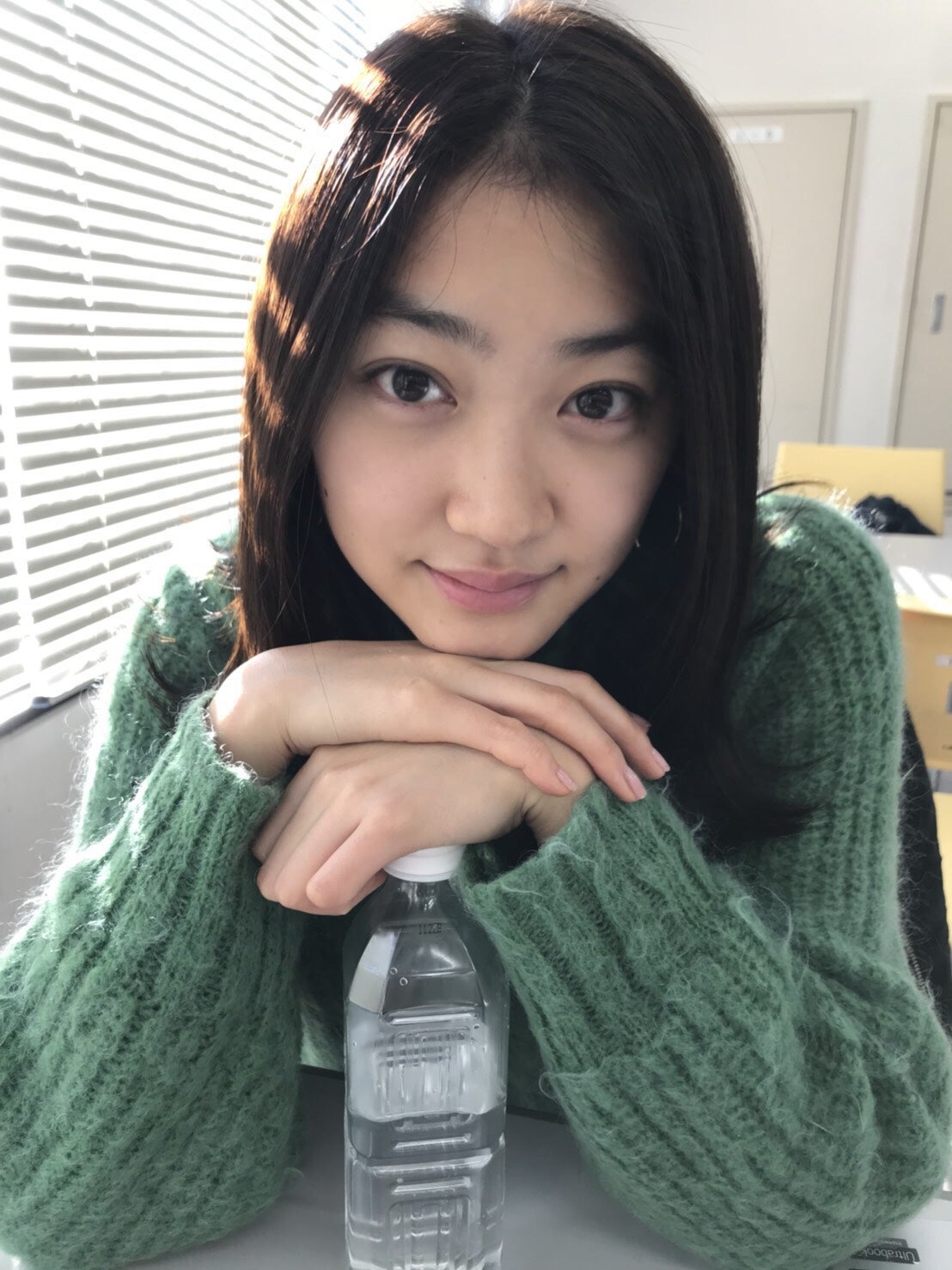 田辺かほ、学校でのすっぴん姿（写真提供：所属事務所）