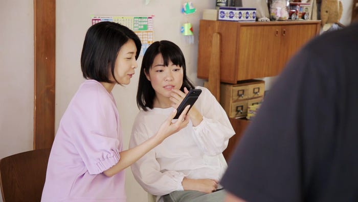 竹内結子、イモトアヤコ/メイキング風景 (提供画像)