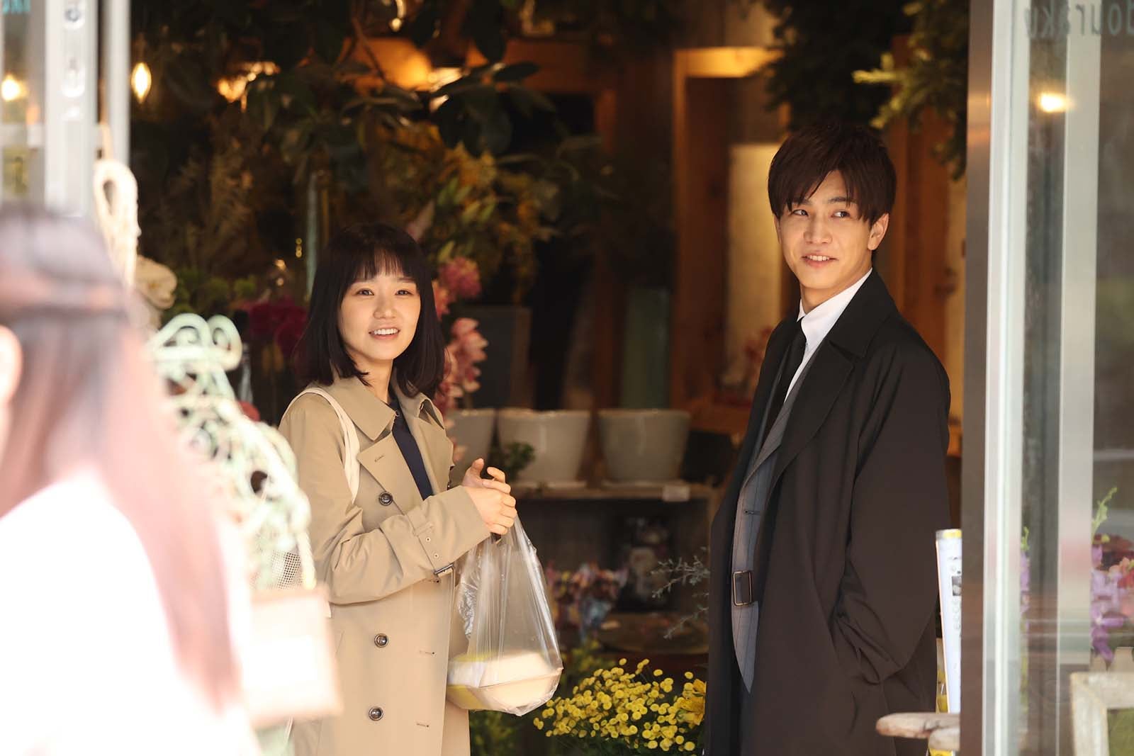 奈緒、岩田剛典「あなたがしてくれなくても」第2話より（C）フジテレビ