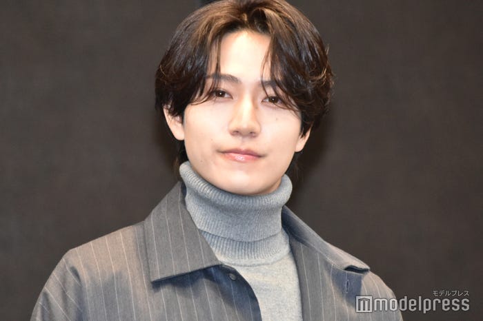 恒松祐里が見つけたアイドルあるあるに共感できない橋本将生(C)モデルプレス