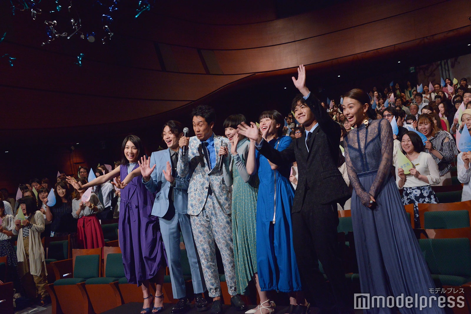 キャノン砲に驚くキャスト陣1 （C）モデルプレス