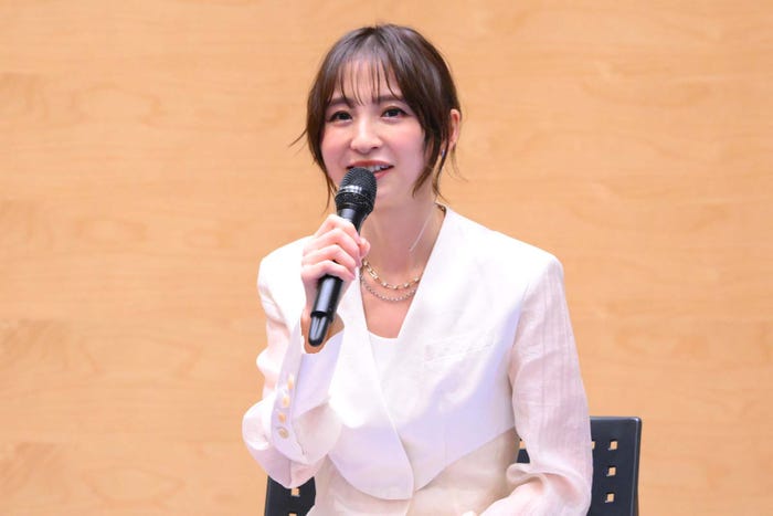 篠田麻里子(C)テレビ朝日