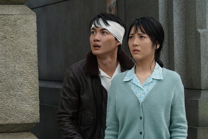 神木隆之介、浜辺美波「ゴジラ-1.0」(C)2023 TOHO CO., LTD.