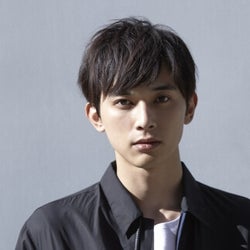 吉沢亮と山崎賢人の“イチャイチャ”に反響「奇跡の2人」「目の保養」