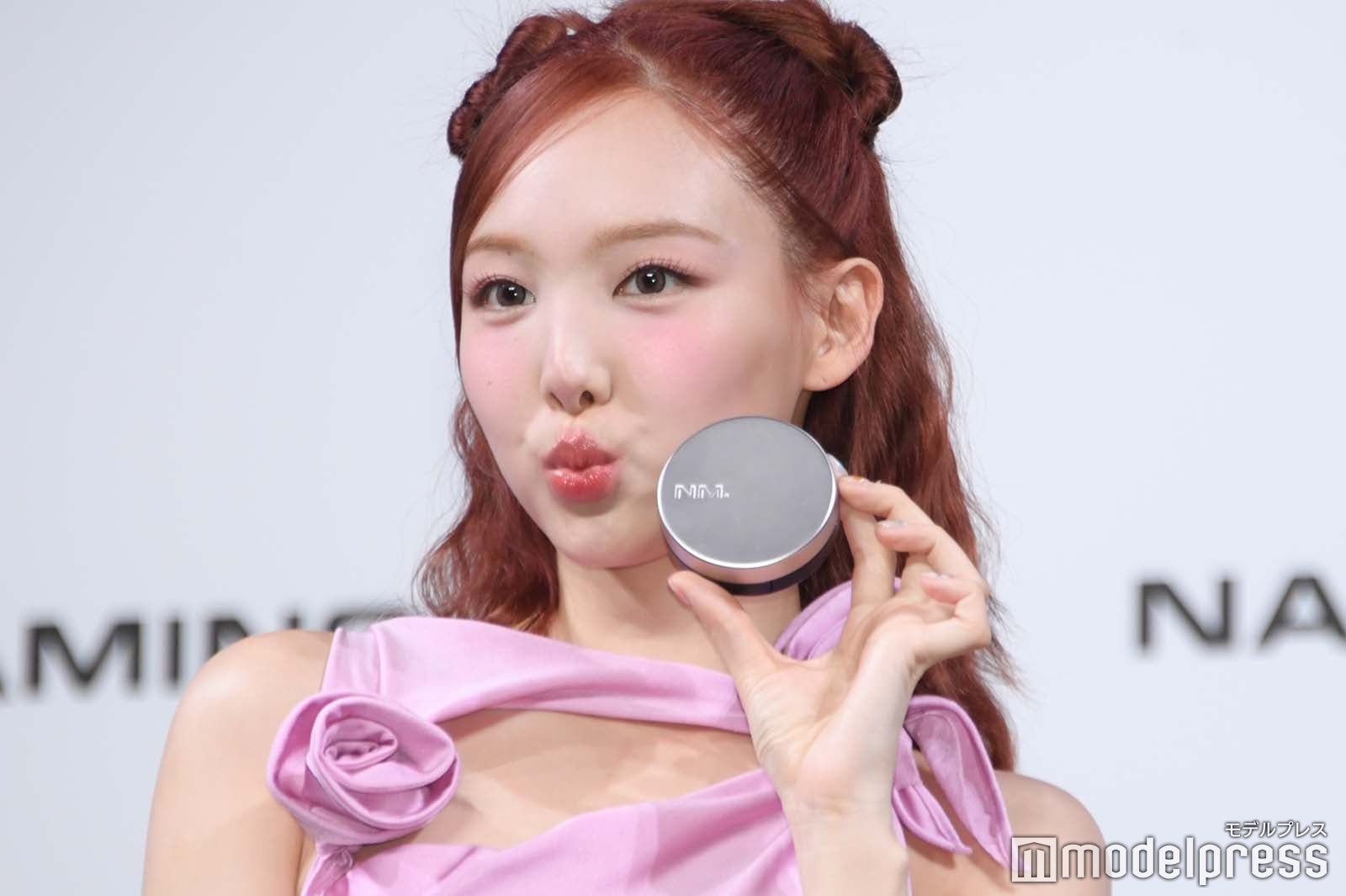 ナヨン（C）モデルプレス