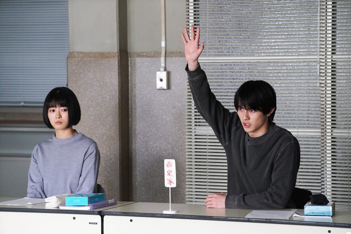 河村花、前田拳太郎 「女神の教室~リーガル青春白書~」第3話より(C)フジテレビ