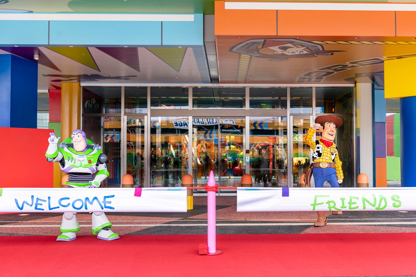 「東京ディズニーリゾート・トイ・ストーリーホテル」開業セレモニー（C）Disney／PixarSlinky（R） Dog （C）Just Play LLC