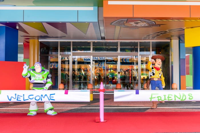 「東京ディズニーリゾート・トイ・ストーリーホテル」開業セレモニー(C)Disney/PixarSlinky(R) Dog (C)Just Play LLC