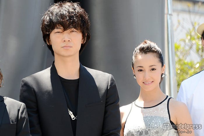 (左から)綾野剛、沢尻エリカ