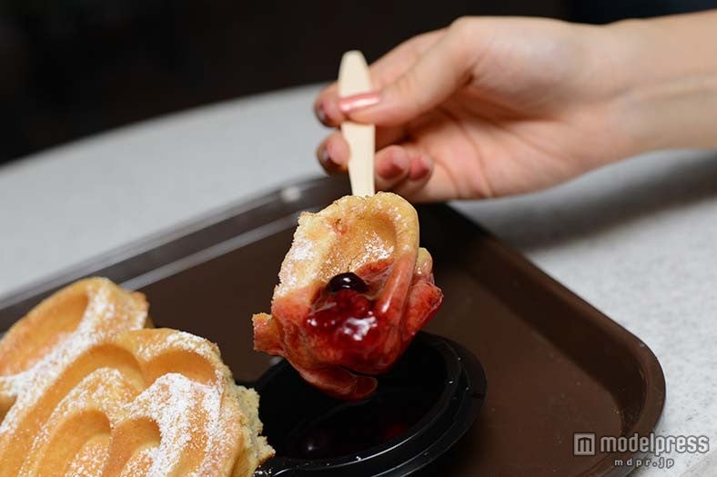 ジャムやシロップをつけて味の変化を楽しめる