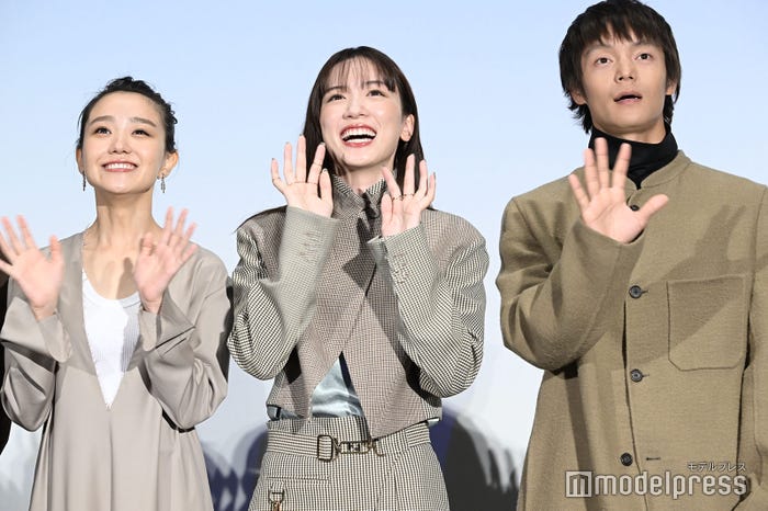 奈緒、永野芽郁、窪田正孝(C)モデルプレス