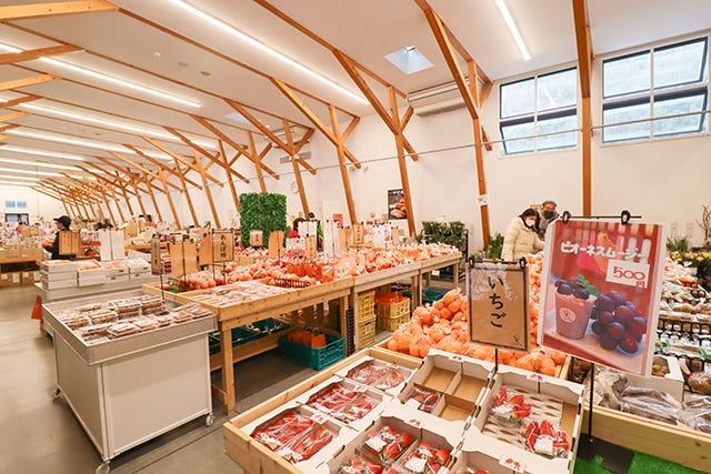 【土日祝限定】いちごを約30個使用!?「今その瞬間」の美味しさを詰め込んだ絶品パフェ