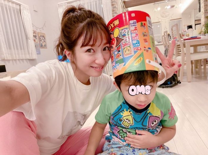 辻希美 お茶目な息子との2shot 夏休みに備えコストコでの 大量買い も報告 なるべく簡単メニューで モデルプレス