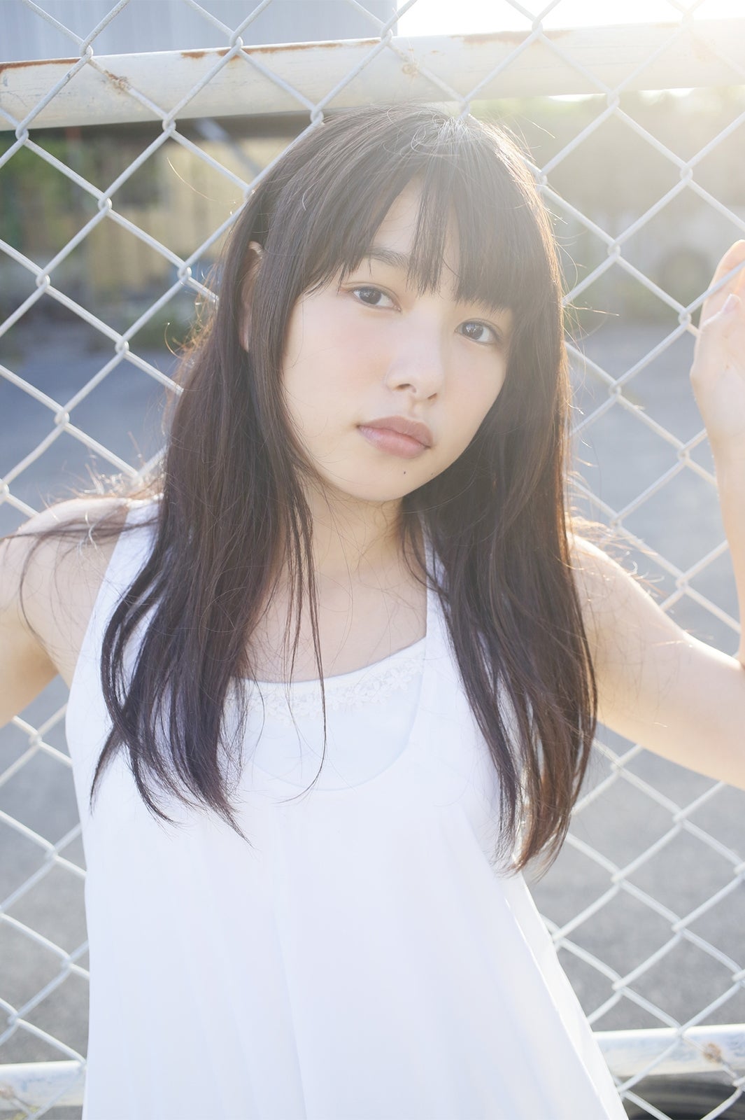 「ファースト写真集 桜井日奈子です。」／KADOKAWA発行 撮影：桑島智輝