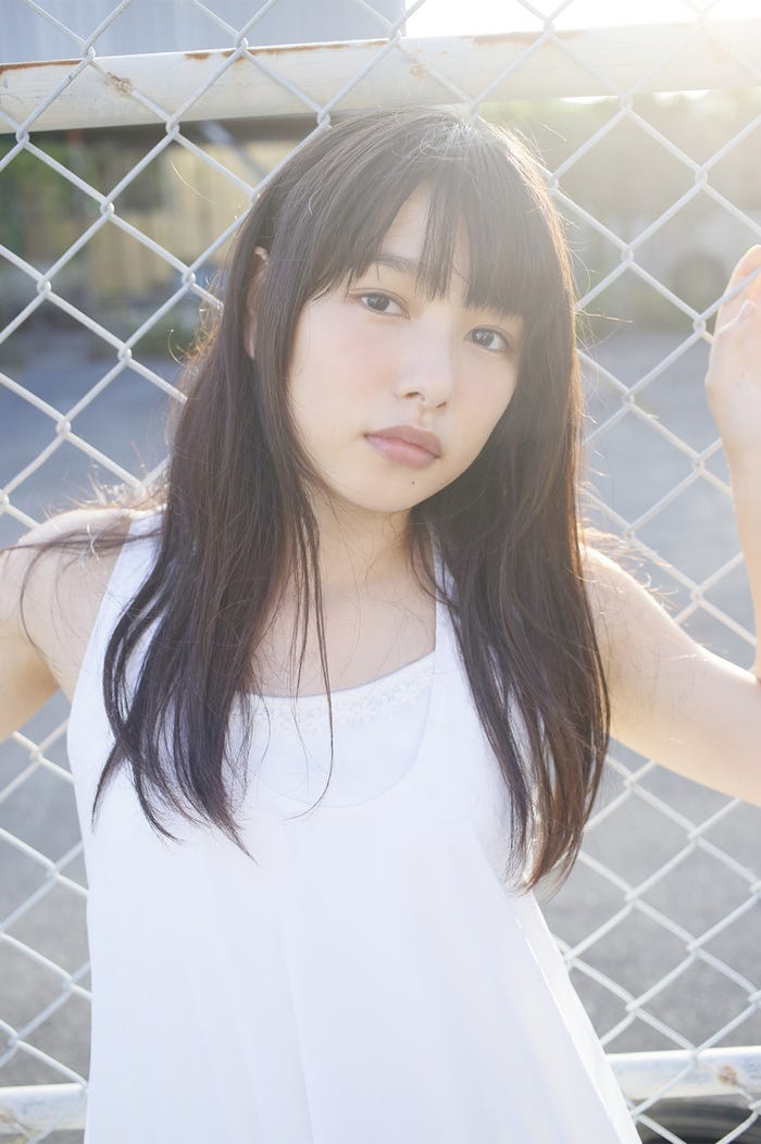 「ファースト写真集 桜井日奈子です。」/KADOKAWA発行 撮影:桑島智輝