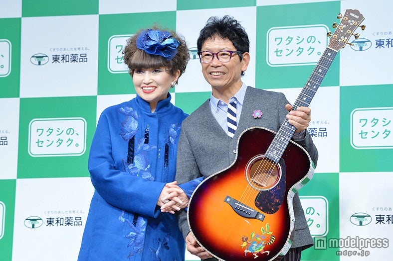 （左から）黒柳徹子、南こうせつ