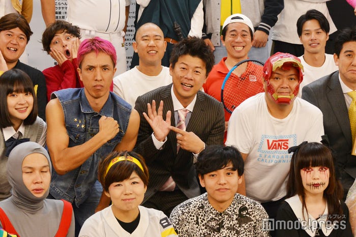 通過した2700ツネ、野性爆弾ロッシー、ブラックマヨネーズ小杉竜一ら(C)モデルプレス