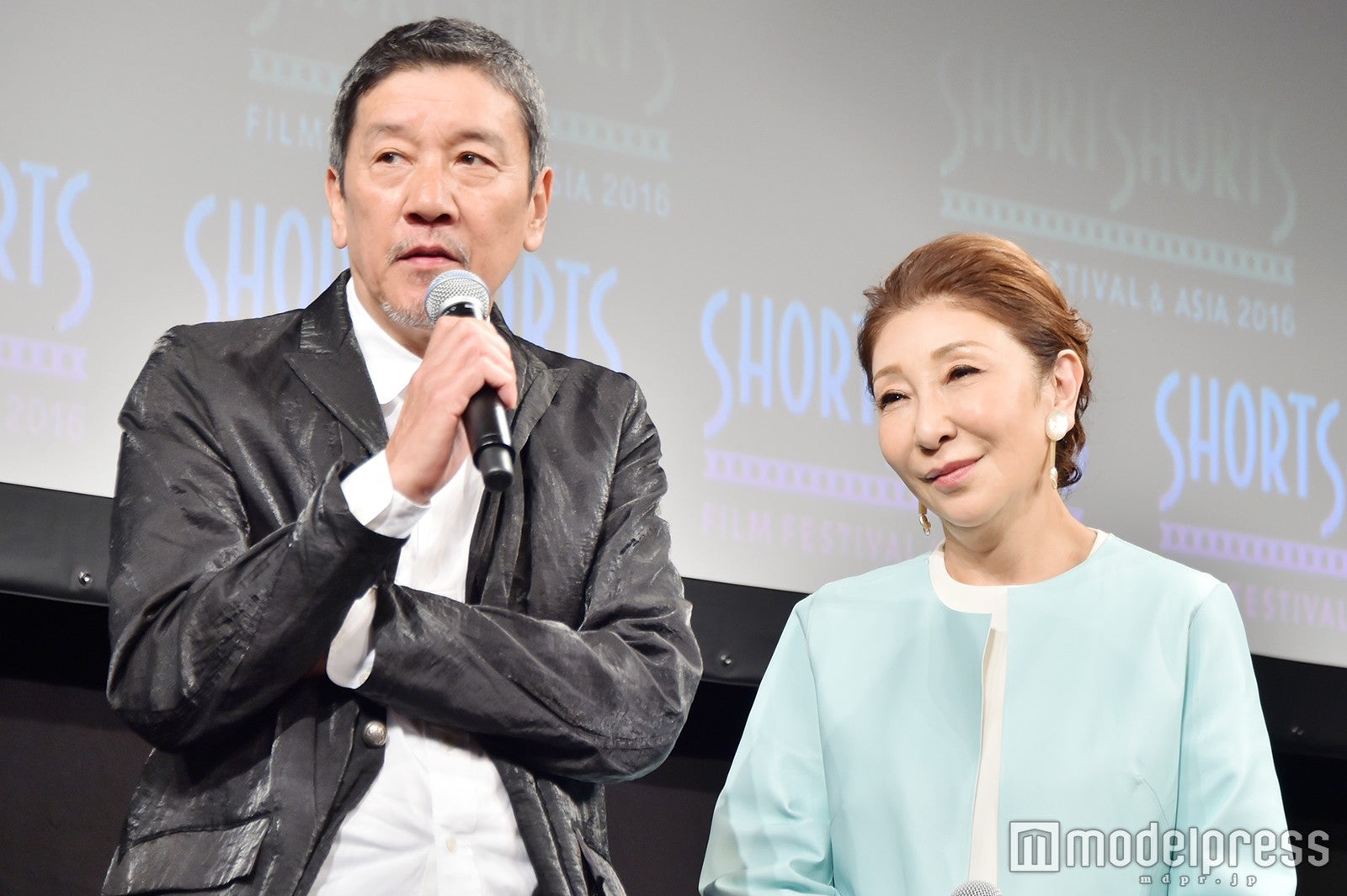 奥田瑛二、安藤和津（C）モデルプレス