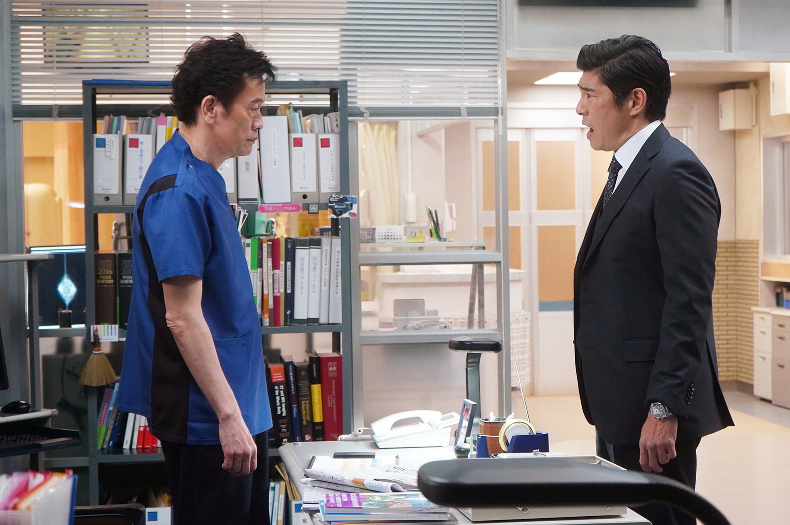 窪田正孝、高嶋政宏／「ラジエーションハウスⅡ～放射線科の診断レポート～」第5話より（C）フジテレビ