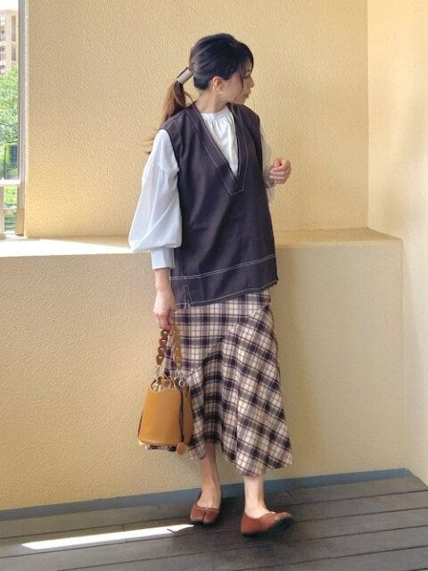 ベスト　コーデ　秋